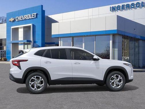 2025 Chevrolet Trax LS