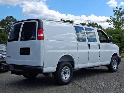 2025 Chevrolet Express 3500 Work Van