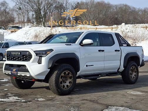 2025 Toyota Tacoma Hybrid TRAILHUNTER