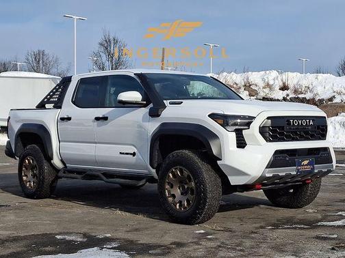 2025 Toyota Tacoma Hybrid TRAILHUNTER