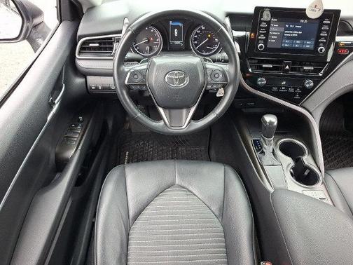 Silver 2024 Toyota Camry SE