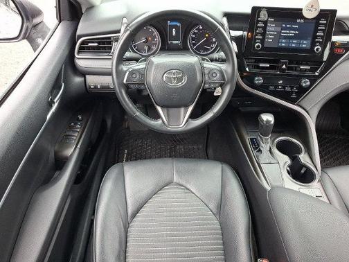 Silver 2024 Toyota Camry SE