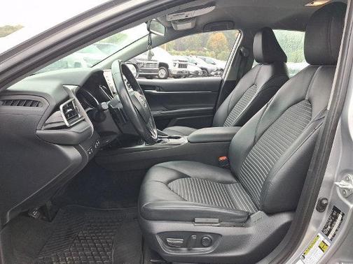 Silver 2024 Toyota Camry SE