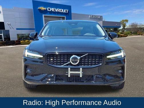 2024 Volvo S60 B5 Plus Dark Theme