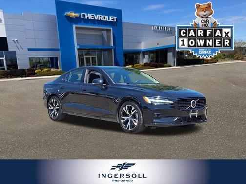 2024 Volvo S60 B5 Plus Dark Theme