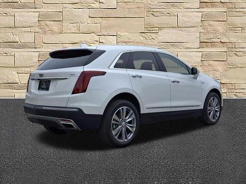 Crystal White Tri-Coat 2025 Cadillac XT5 Premium Luxury