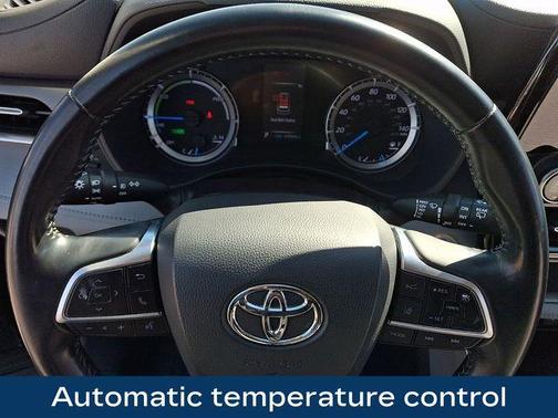 Black 2021 Toyota Highlander Hybrid LE