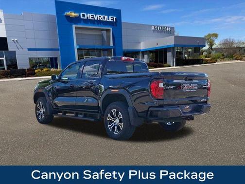 2023 GMC Canyon AT4