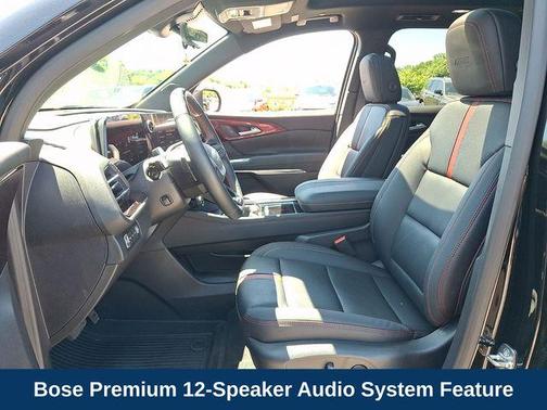 Mosaic Black Metallic 2026 Chevrolet Traverse RS
