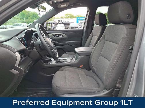 Sterling Gray Metallic 2023 Chevrolet Traverse LT Cloth