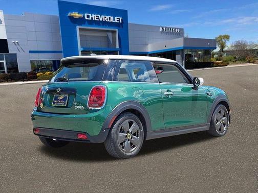 2024 MINI SE Hardtop Cooper