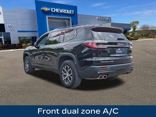2024 GMC Acadia AT4