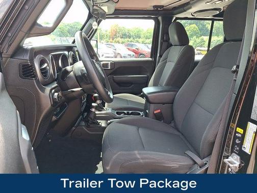 Black Clearcoat 2022 Jeep Gladiator Sport