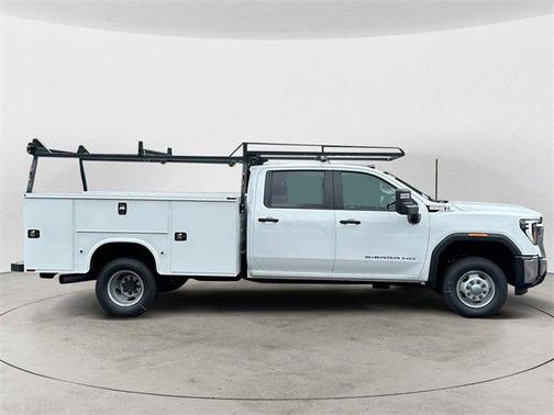 2025 GMC Sierra 3500 Pro