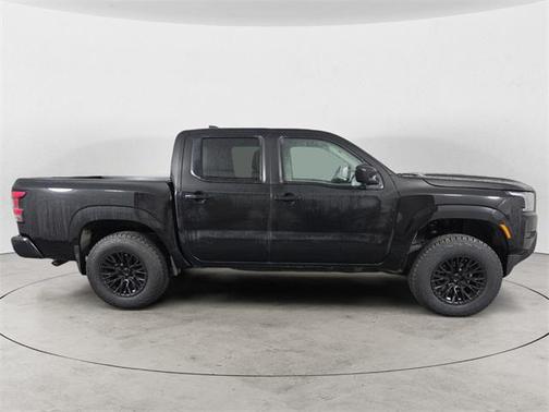 2023 Nissan Frontier S