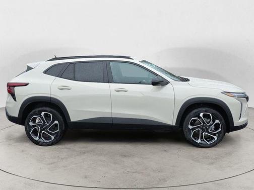 White 2026 Chevrolet Trax 2RS