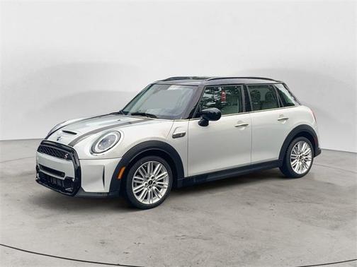 2023 MINI Hardtop Cooper