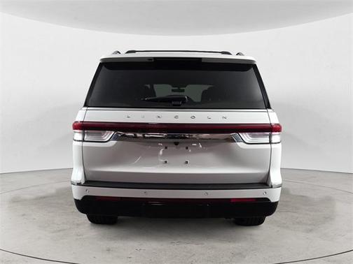 2022 Lincoln Navigator L Reserve