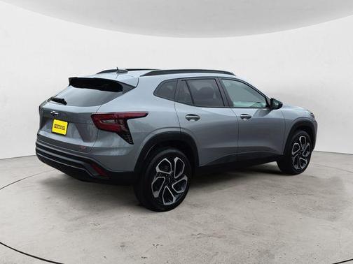 Sterling Gray Metallic 2026 Chevrolet Trax 2RS