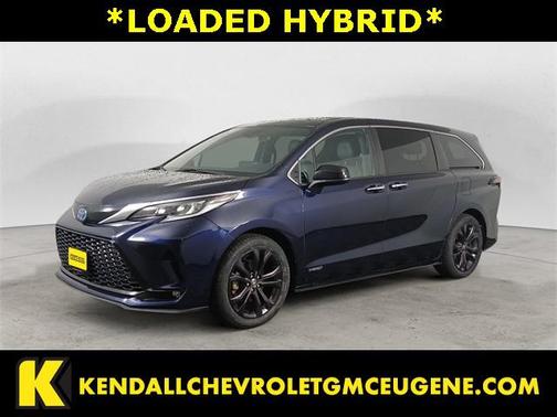2021 Toyota Sienna XSE 7 Passenger