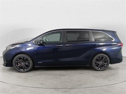 2021 Toyota Sienna XSE 7 Passenger