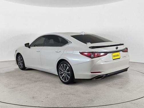 White Pearl 2019 Lexus ES 350 350