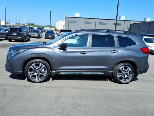 Magnetite Gray Metallic 2026 Subaru Ascent Limited