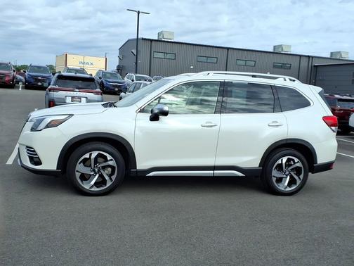 Crystal White Pearl 2023 Subaru Forester Touring