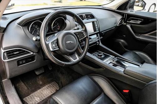 2018 Jaguar F-PACE 25t Prestige