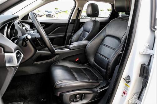 2018 Jaguar F-PACE 25t Prestige