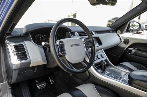 2017 Land Rover Range Rover Sport 5.0L Supercharged SVR