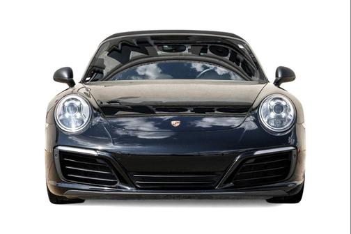 2018 Porsche 911 Carrera