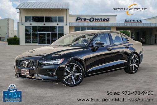 2024 Volvo S60 B5 Plus Dark Theme