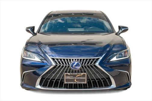 2022 Lexus ES 300h Base
