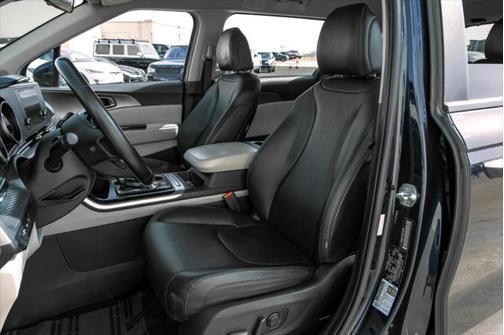 2022 Kia Carnival LXS