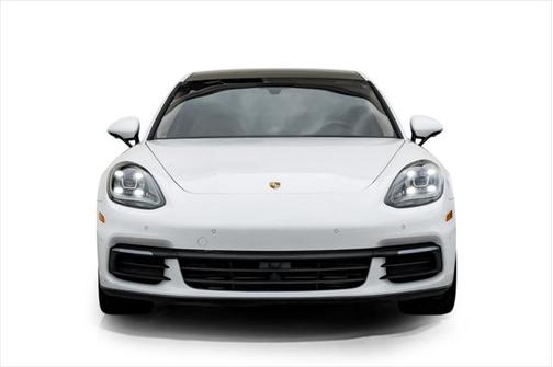 2017 Porsche Panamera Base
