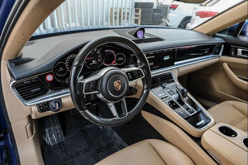 2018 Porsche Panamera 4