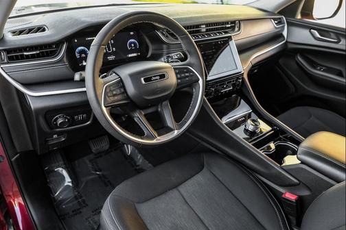 2023 Jeep Grand Cherokee L Laredo