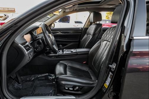 2021 BMW 750 i xDrive