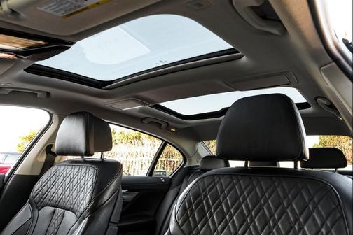 2021 BMW 750 i xDrive