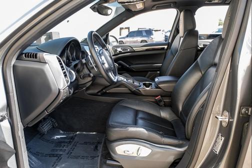 2014 Porsche Cayenne Platinum Edition