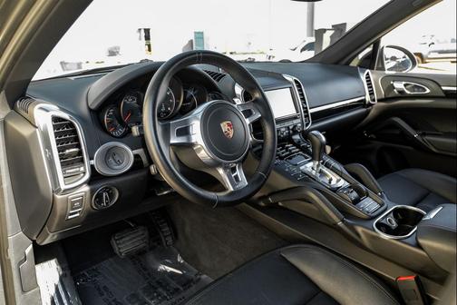 2014 Porsche Cayenne Platinum Edition