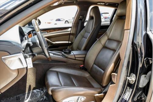 2016 Porsche Panamera Edition