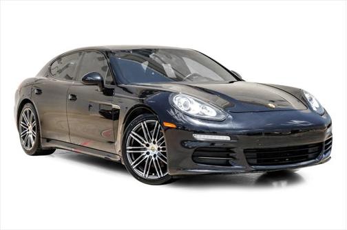 2016 Porsche Panamera Edition
