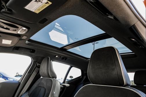 2021 Volvo XC40 T5 R-Design