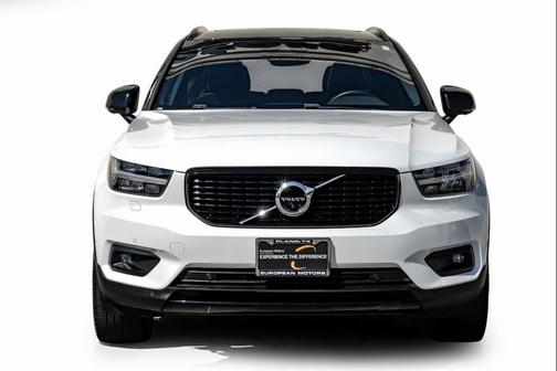 2021 Volvo XC40 T5 R-Design