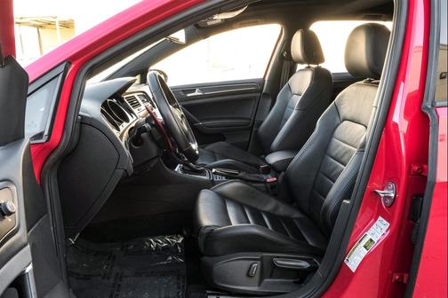 2018 Volkswagen Golf GTI 2.0T S 4-Door