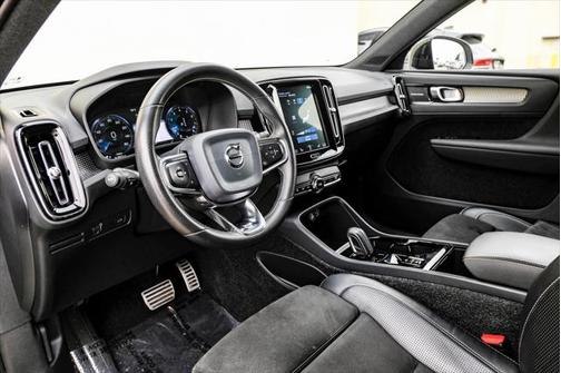 2020 Volvo XC40 T5 R-Design
