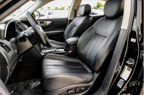 2017 INFINITI QX70 Base