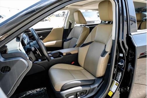 2020 Lexus ES 300h Base